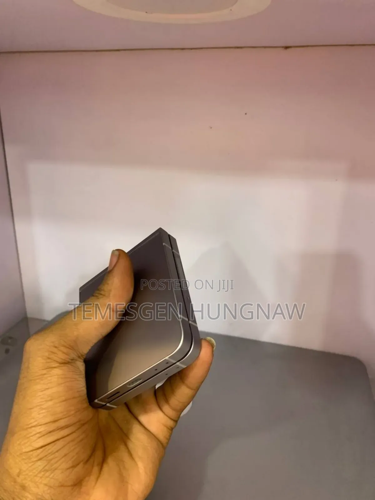 New Samsung Z 16 GB Black