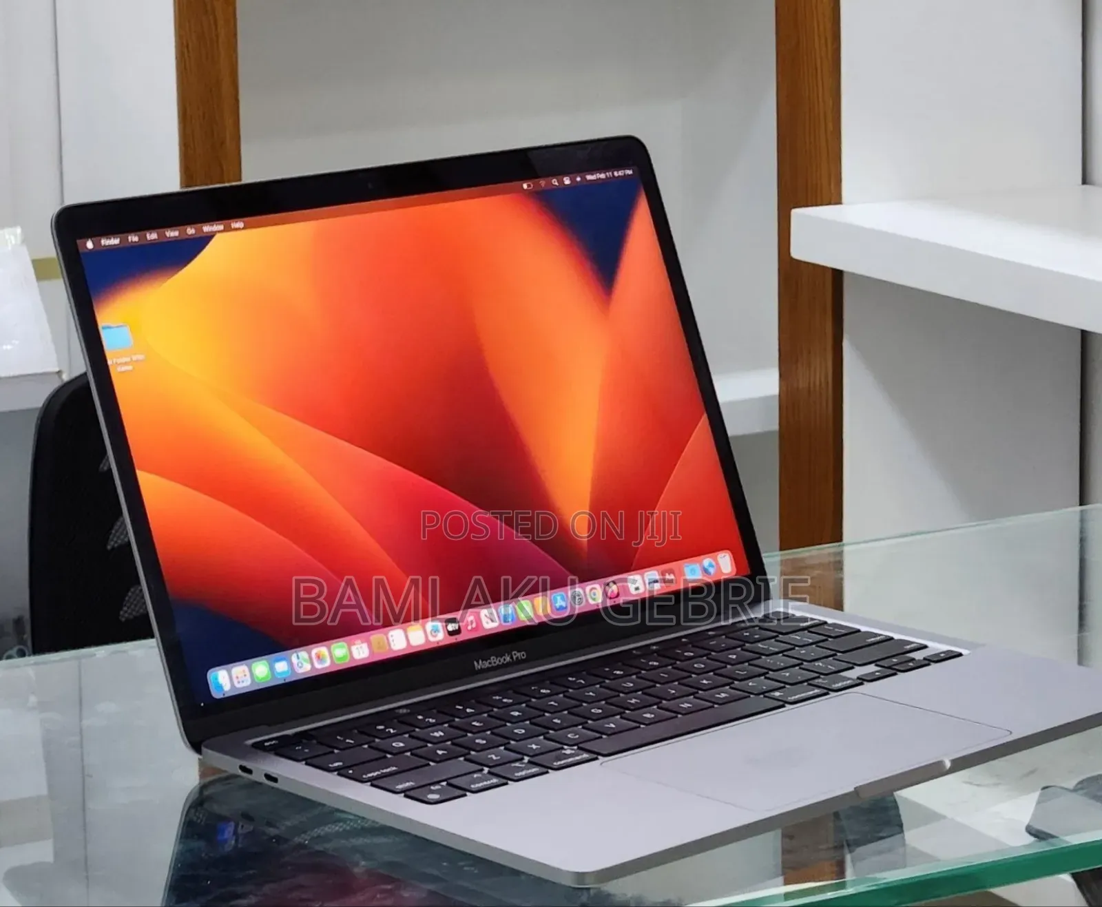 New Laptop Apple MacBook Pro 2022 M2 8GB Apple M2 SSD 256GB