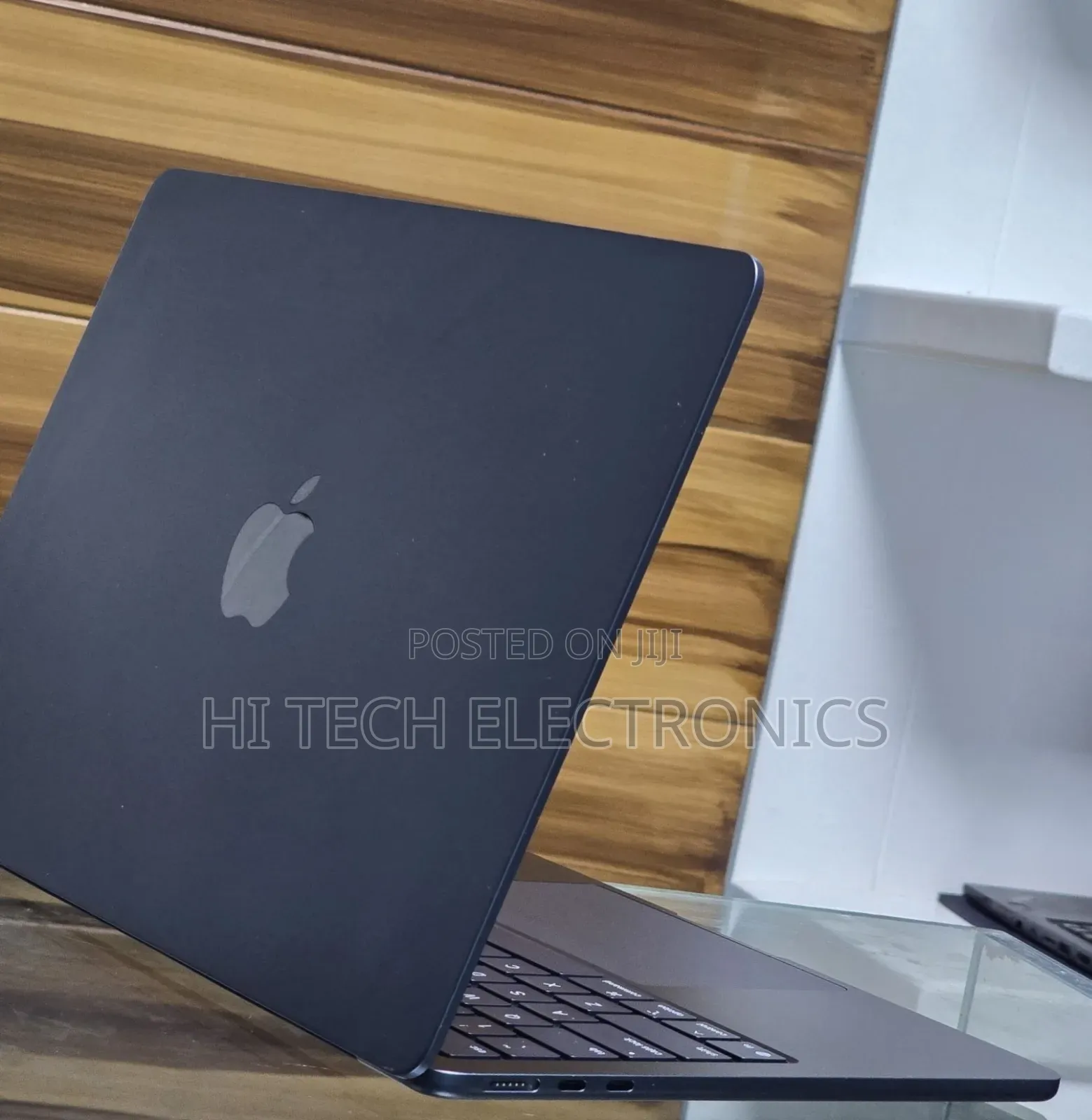 New Laptop Apple MacBook Air 2025 M4 13-inch 16GB Apple M4 SSD 256GB