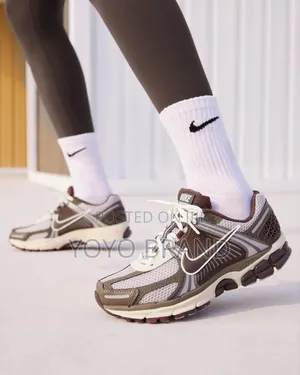 Nike Zoom Vomero 5 "Earth Fossil" Unisex Fashion Sneaker