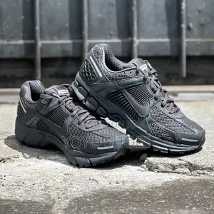 Nike Zoom Vomero 5 " Sp" Anthracite"Unisex Fashion Sneaker
