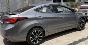 Hyundai Avante 2015