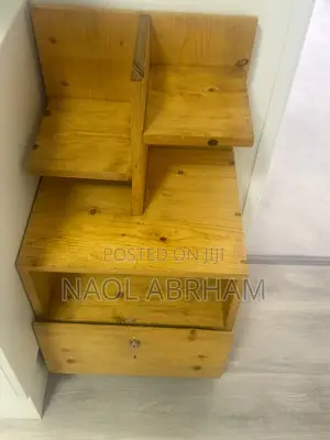 ምርጥ የ እንጨት አልጋ ሰፋ ላለ ቤት ከ ውበት ጋ
