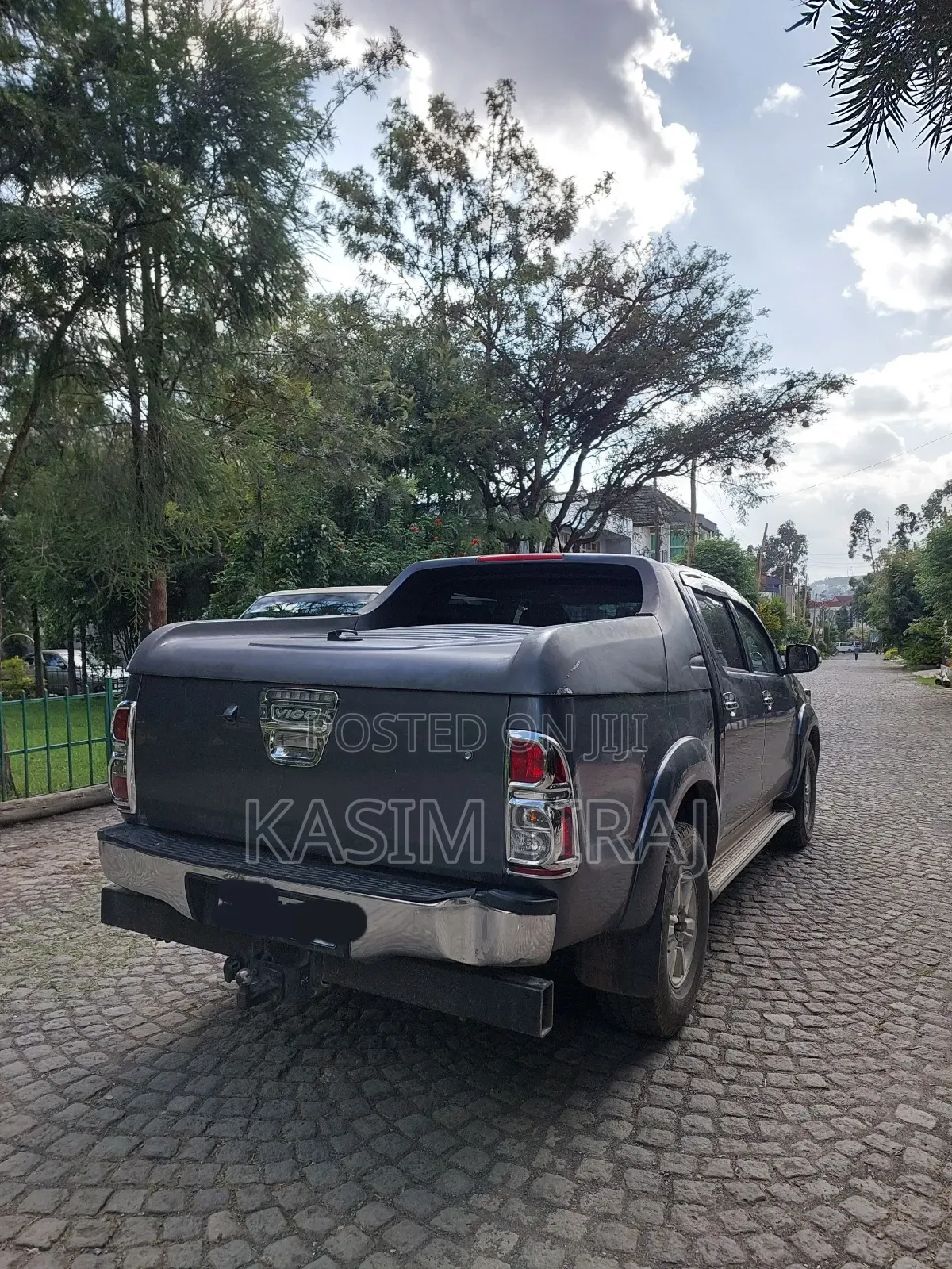 Toyota Hilux SR 4x4 2013 Gray