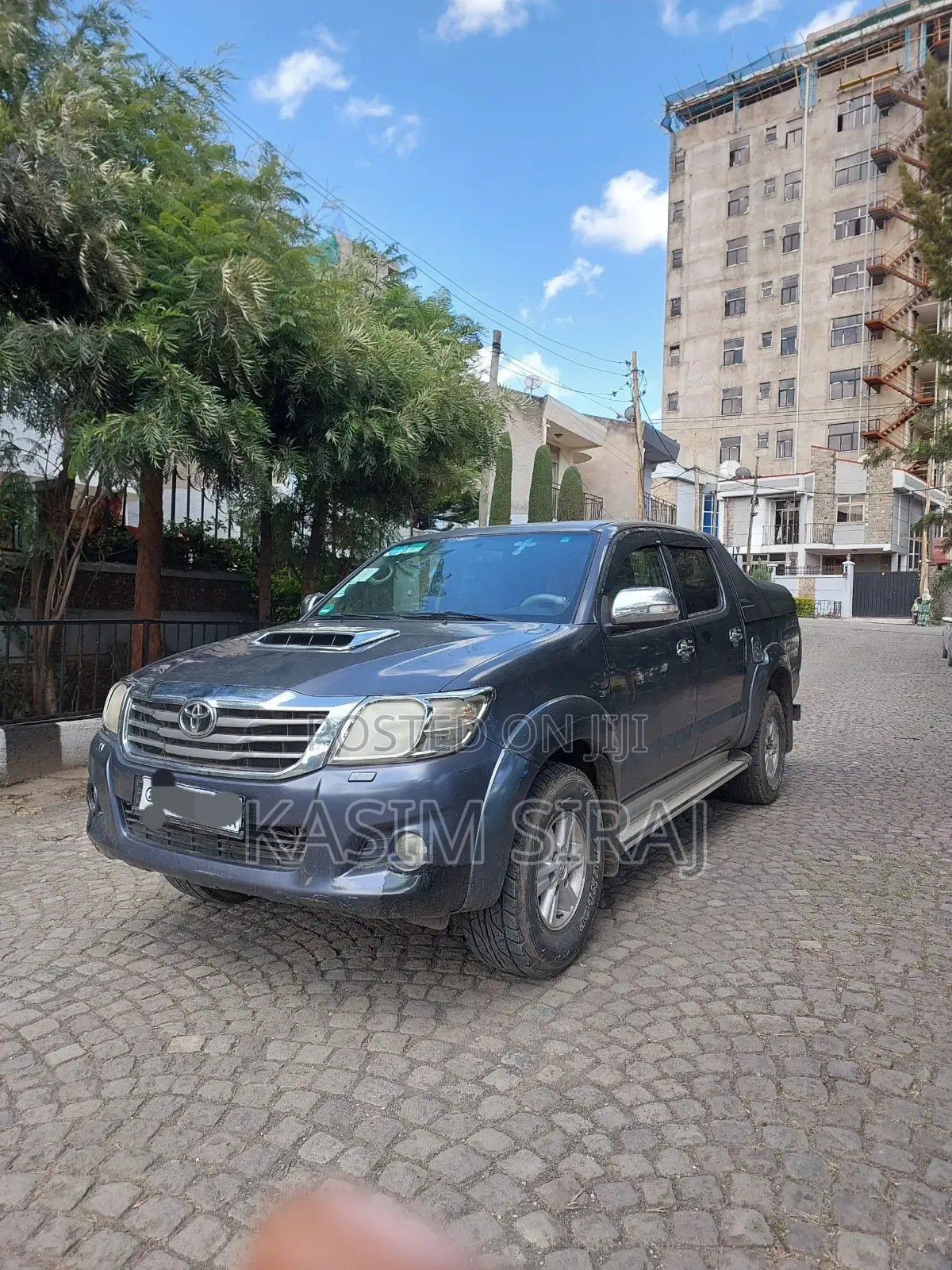 Toyota Hilux SR 4x4 2013 Gray