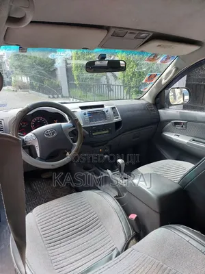 Toyota Hilux SR 4x4 2013 Gray