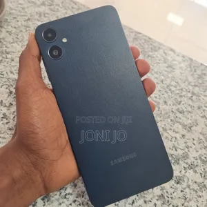 Samsung Galaxy F05 64 GB Blue