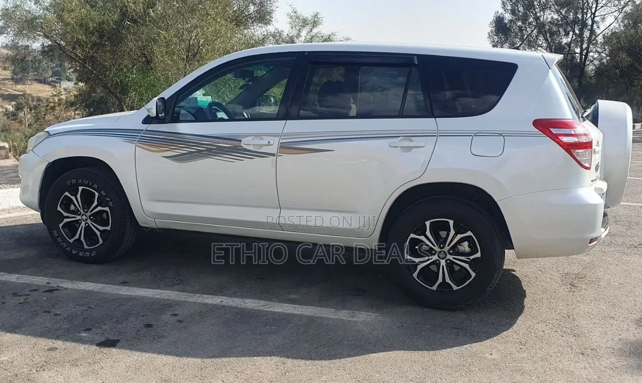 Toyota RAV4 2014 White