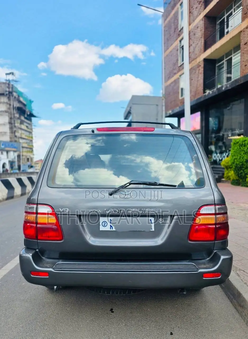 Toyota Land Cruiser 2002 Black