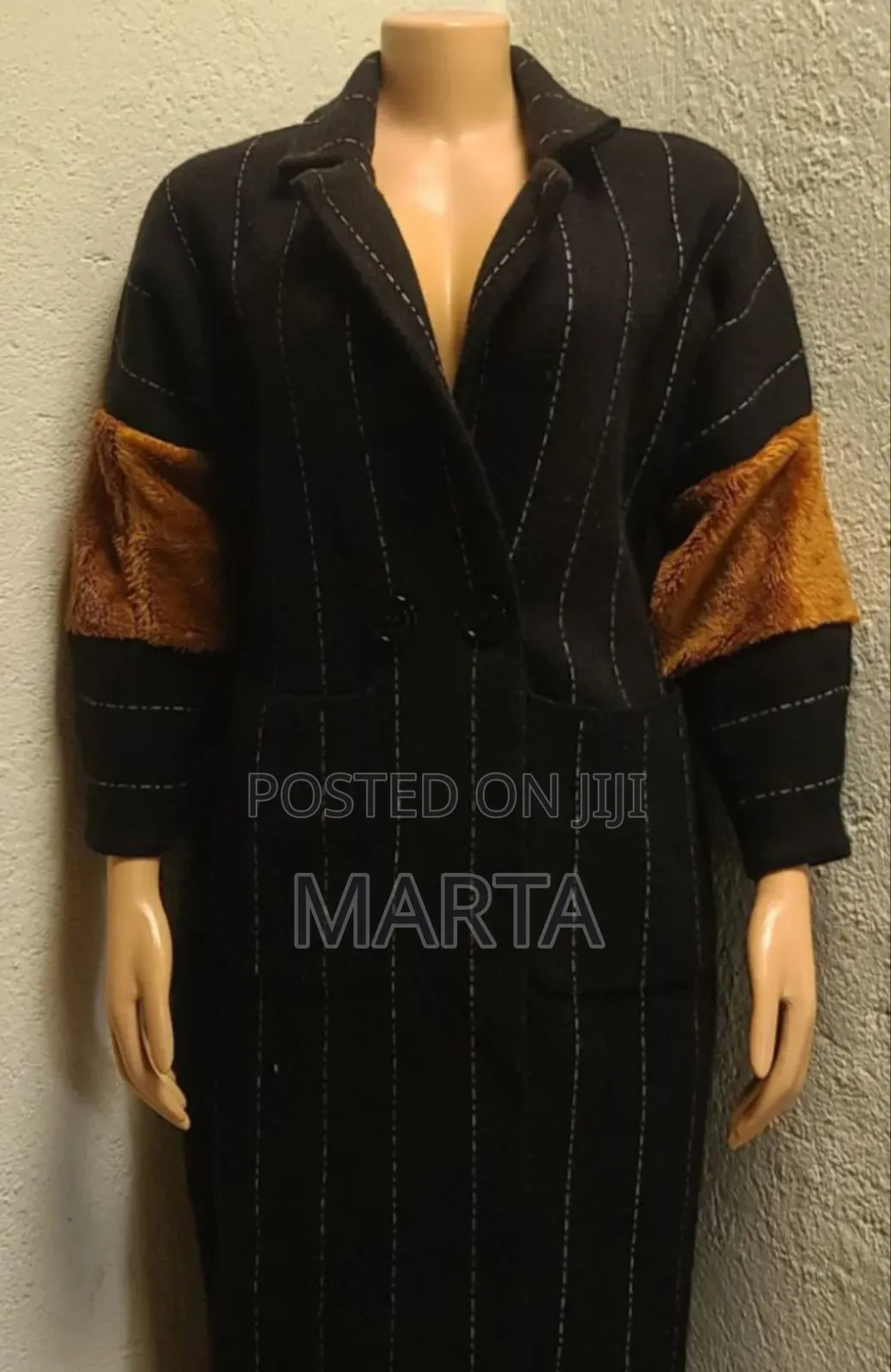Fancy Black Coat With Fur Sleeve Details