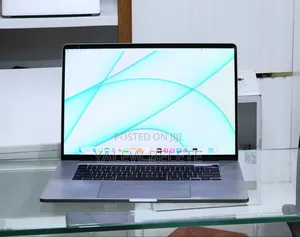 New Laptop Apple MacBook Pro 2019 32GB Intel Core i9 SSD 512GB
