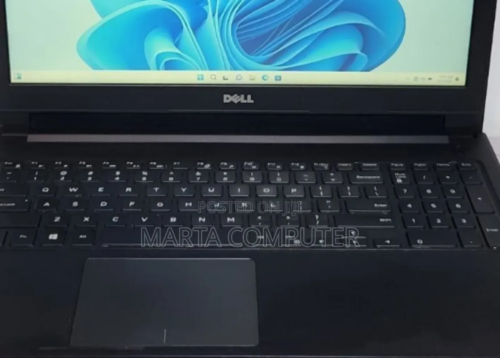 New Laptop Dell Vostro 15 3000 4GB Intel Core i5 SSD 500GB