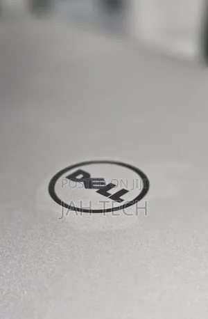 New Laptop Dell Precision 5520 16GB Intel Core i7 SSD 512GB