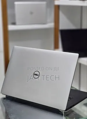 New Laptop Dell Precision 5520 16GB Intel Core i7 SSD 512GB