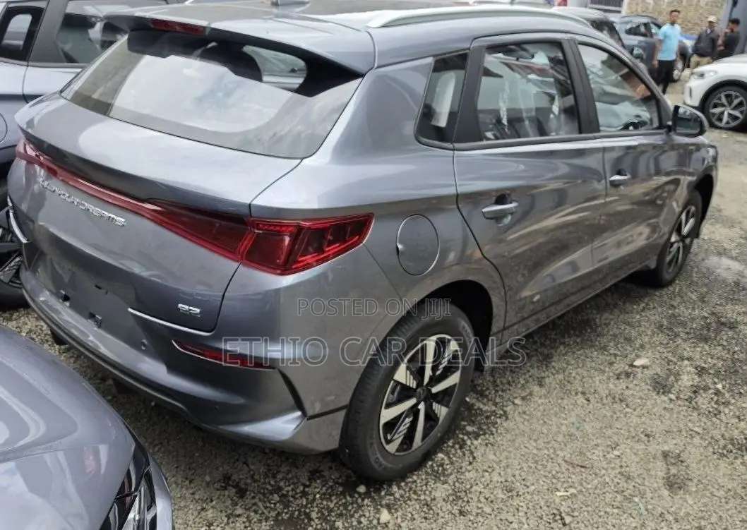 New BYD E2 43 kWh 94 hp FWD 2025 Gray