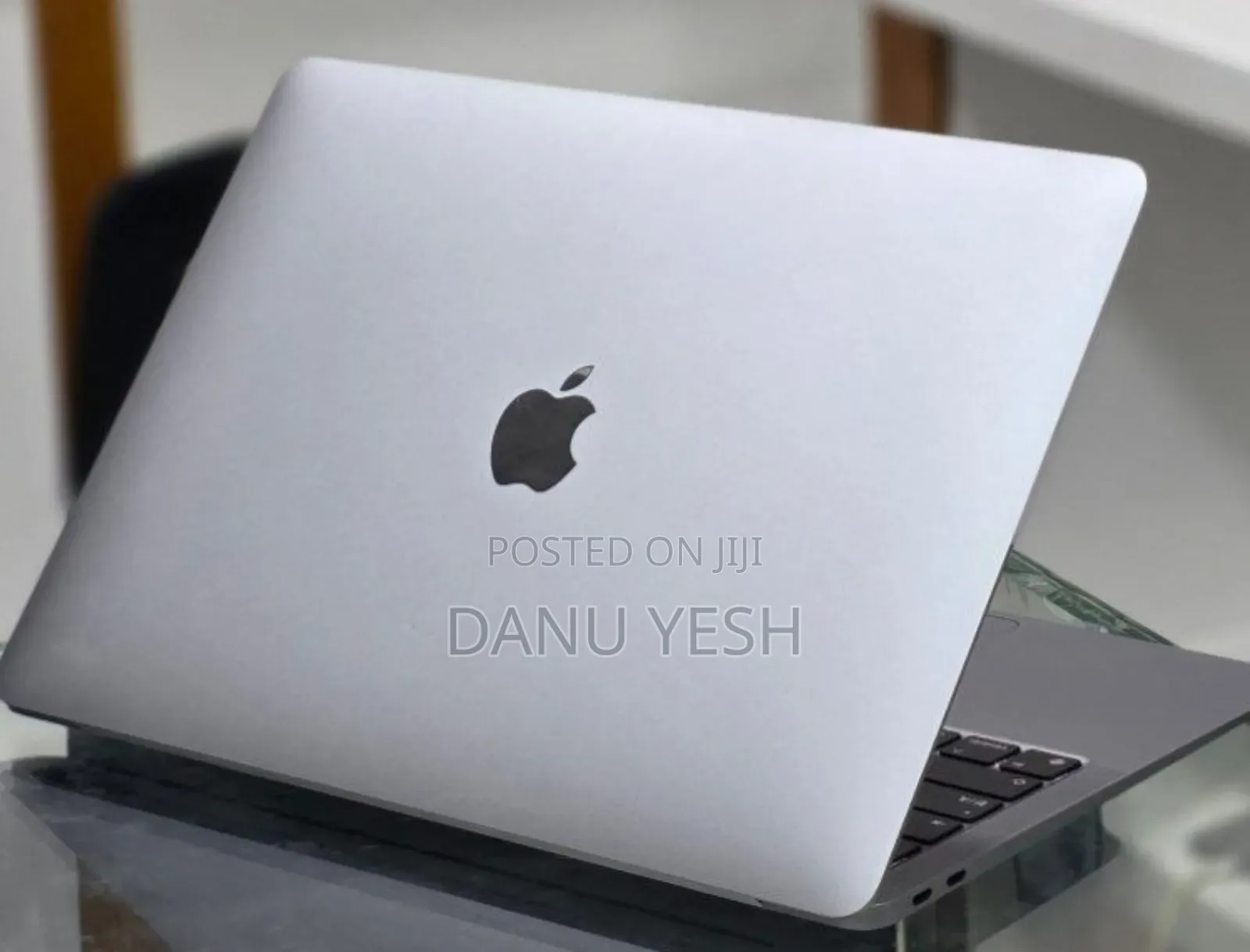 New Laptop Apple MacBook Air 2020 M1 8GB Apple M1 SSD 256GB