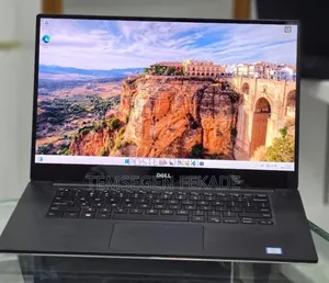 New Laptop Dell Precision 5520 16GB Intel Core i7 SSD 512GB