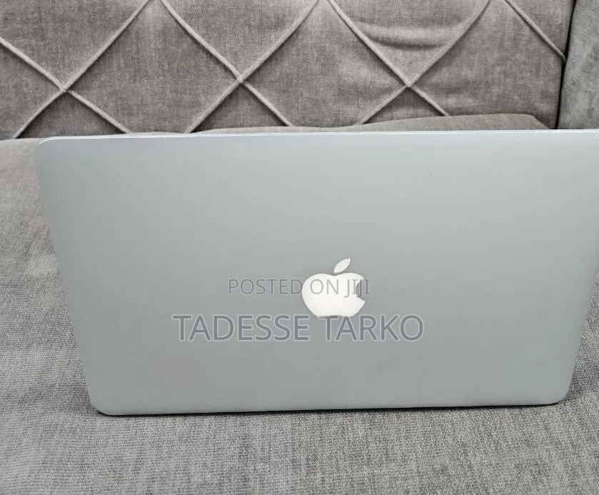 New Laptop Apple MacBook Pro 2015 8GB Intel Core i7 SSD 256GB