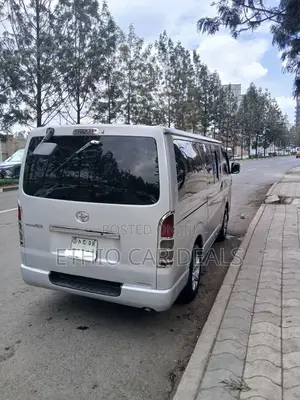Toyota HiAce 2007 Silver