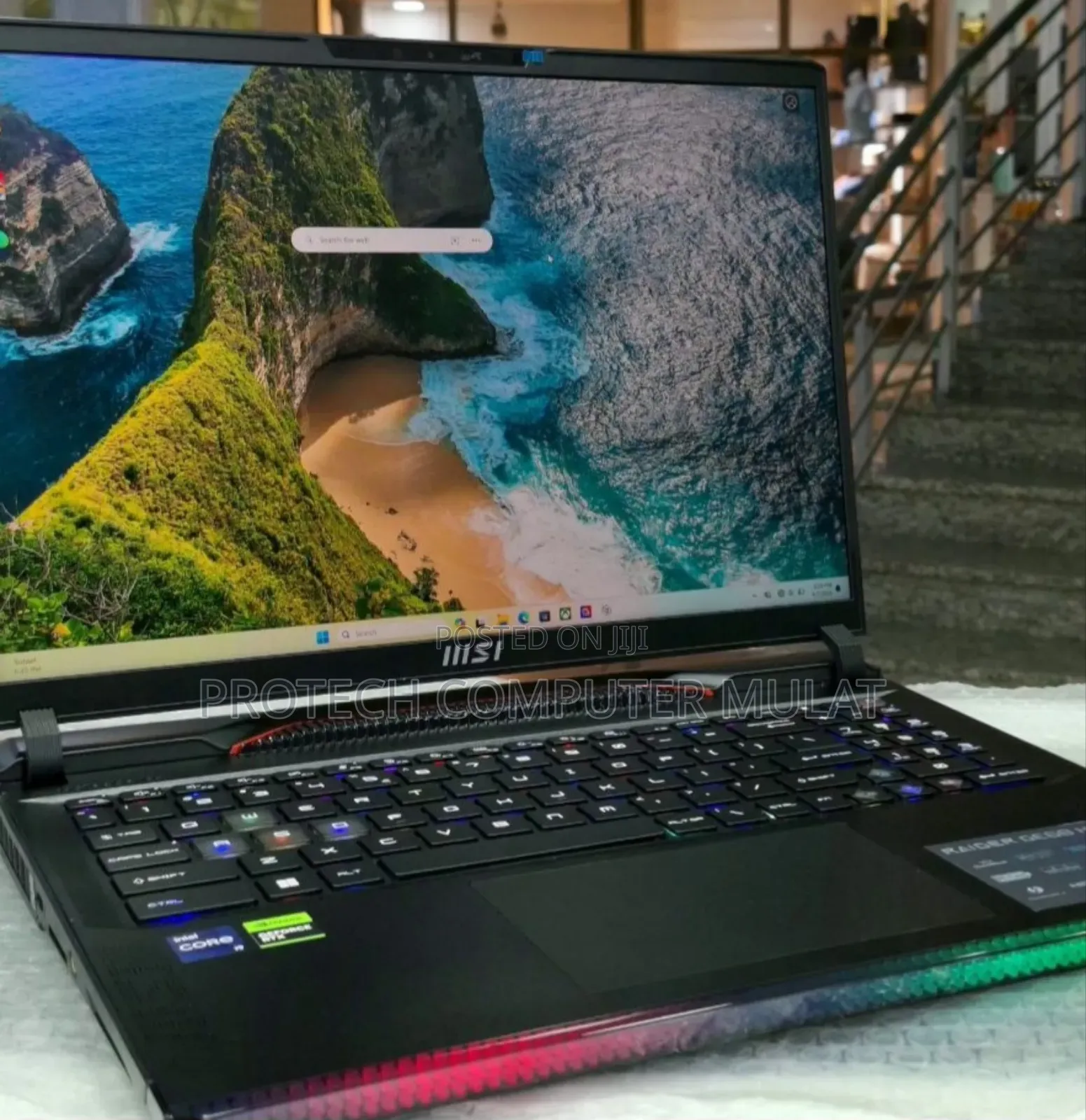 New Laptop MSI Raider GE68HX 13VI-202US 32GB Intel Core i9 SSD 1T
