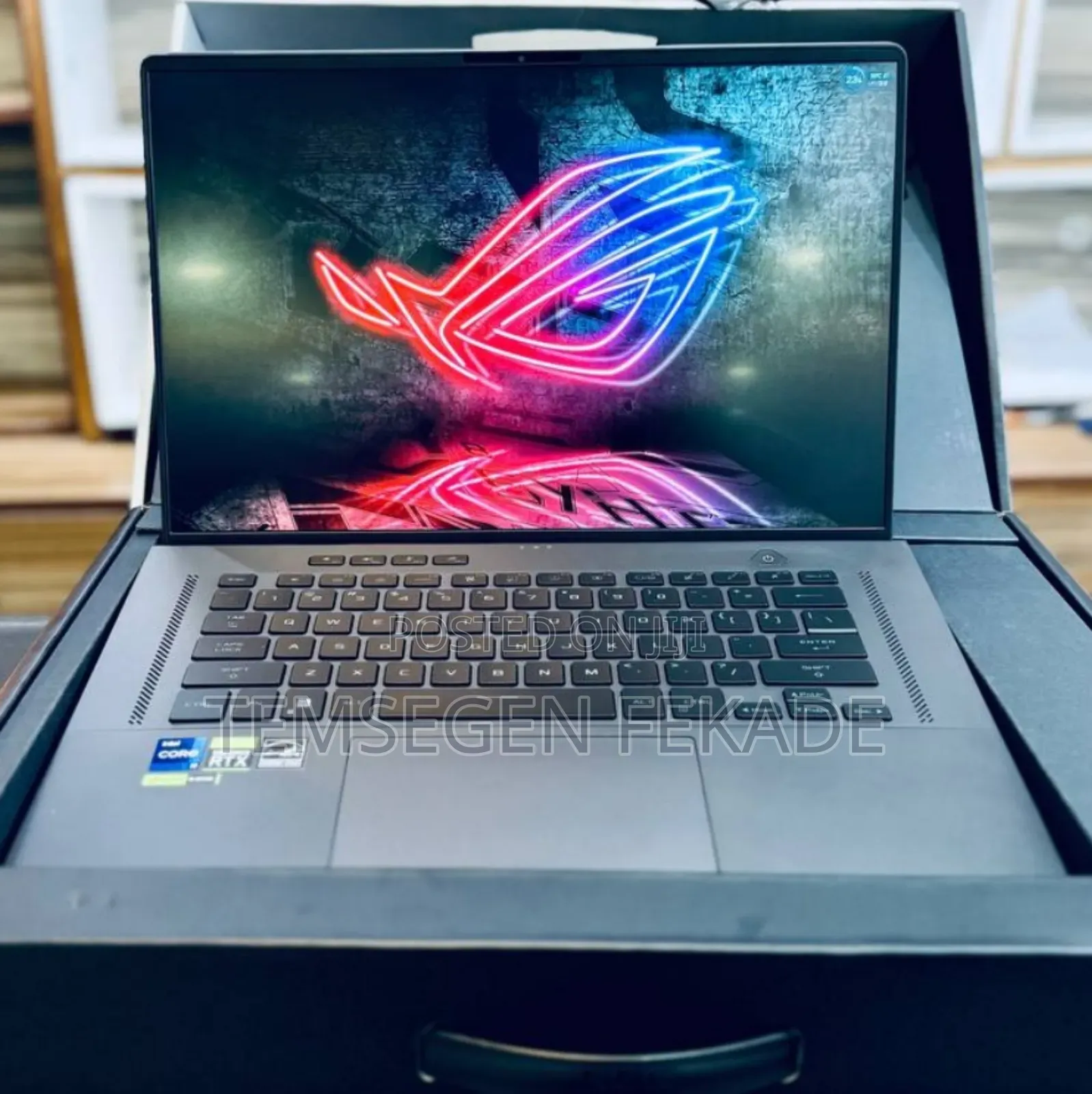 New Laptop Asus ROG Zephyrus G16 32GB Intel Core i9 SSD 1T