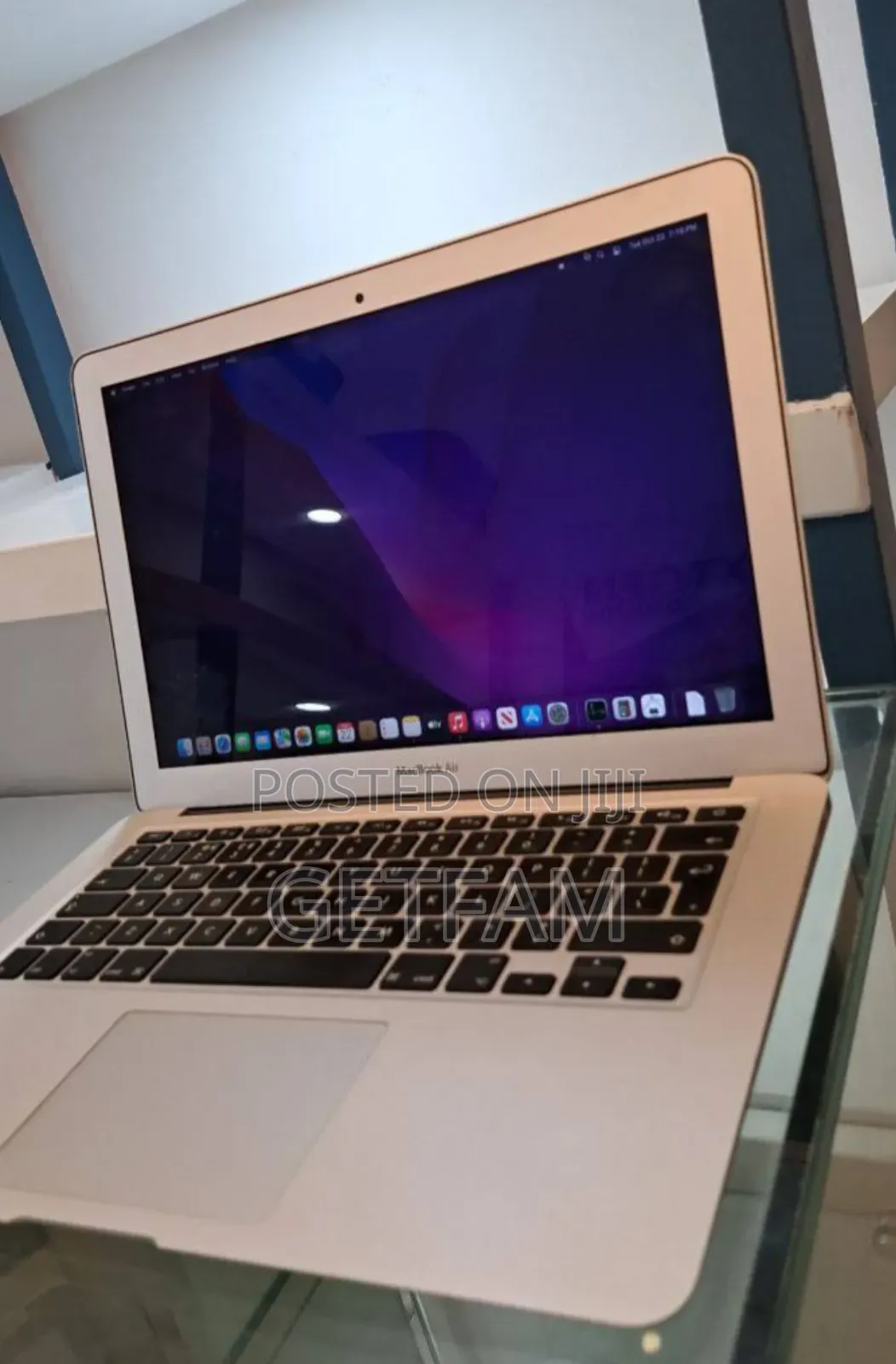 New Laptop Apple MacBook Pro 2017 8GB Intel Core i5 SSD 128GB