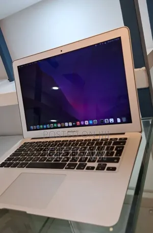 New Laptop Apple MacBook Pro 2017 8GB Intel Core i5 SSD 128GB