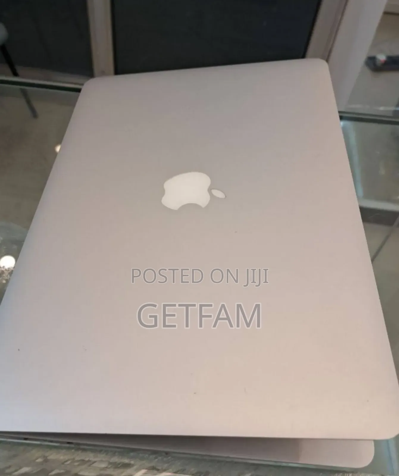 New Laptop Apple MacBook Pro 2017 8GB Intel Core i5 SSD 128GB