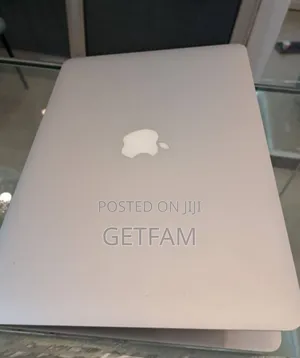 New Laptop Apple MacBook Pro 2017 8GB Intel Core i5 SSD 128GB