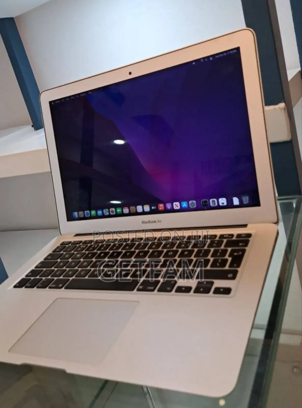 New Laptop Apple MacBook Pro 2017 8GB Intel Core i5 SSD 128GB