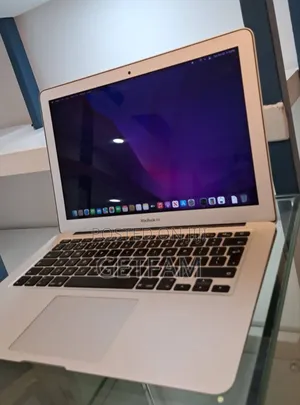 New Laptop Apple MacBook Pro 2017 8GB Intel Core i5 SSD 128GB