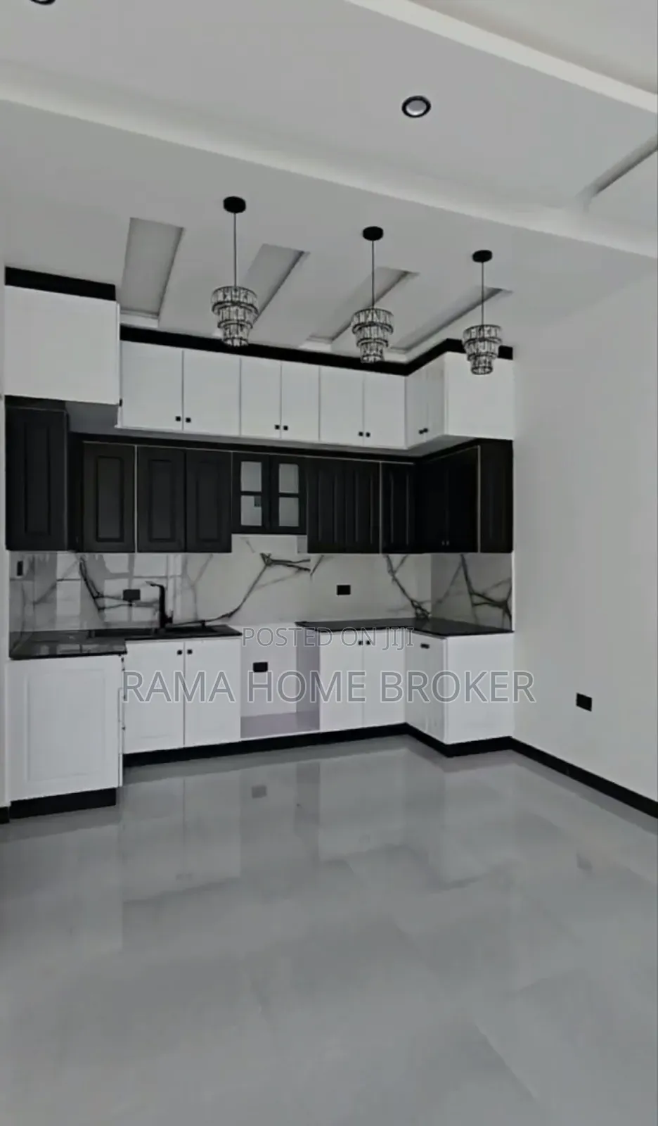 Furnished 3bdrm Villa in አያት ዞን አካባቢ, Yeka for sale