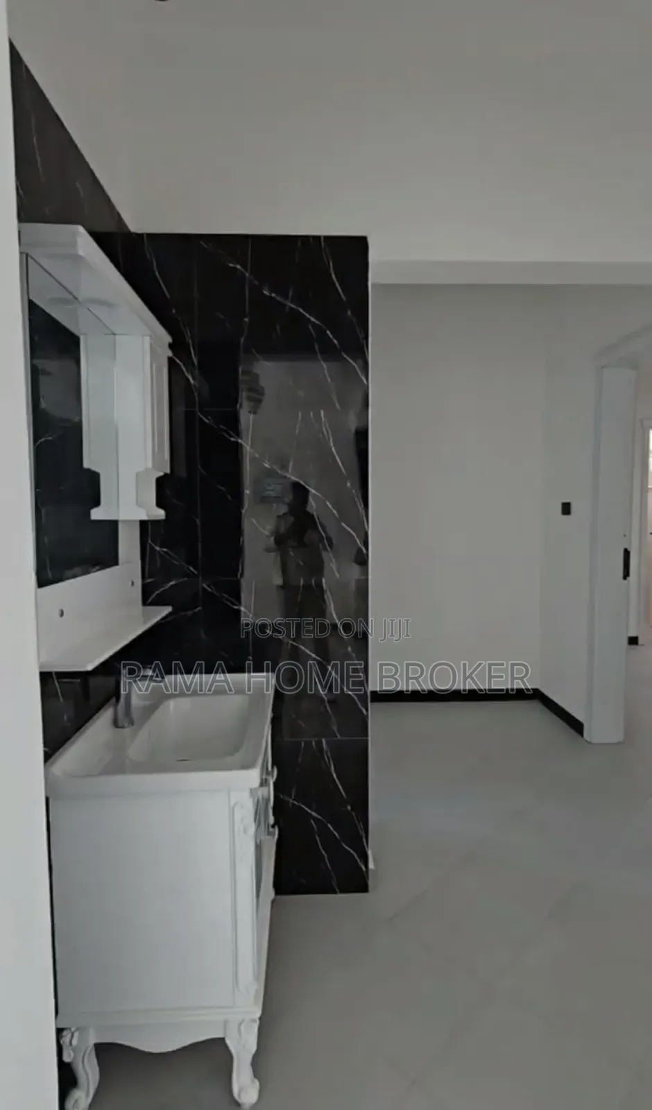 Furnished 3bdrm Villa in አያት ዞን አካባቢ, Yeka for sale