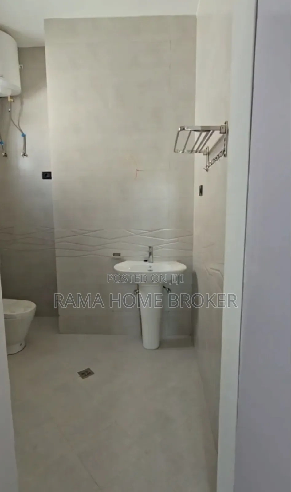 Furnished 3bdrm Villa in አያት ዞን አካባቢ, Yeka for sale