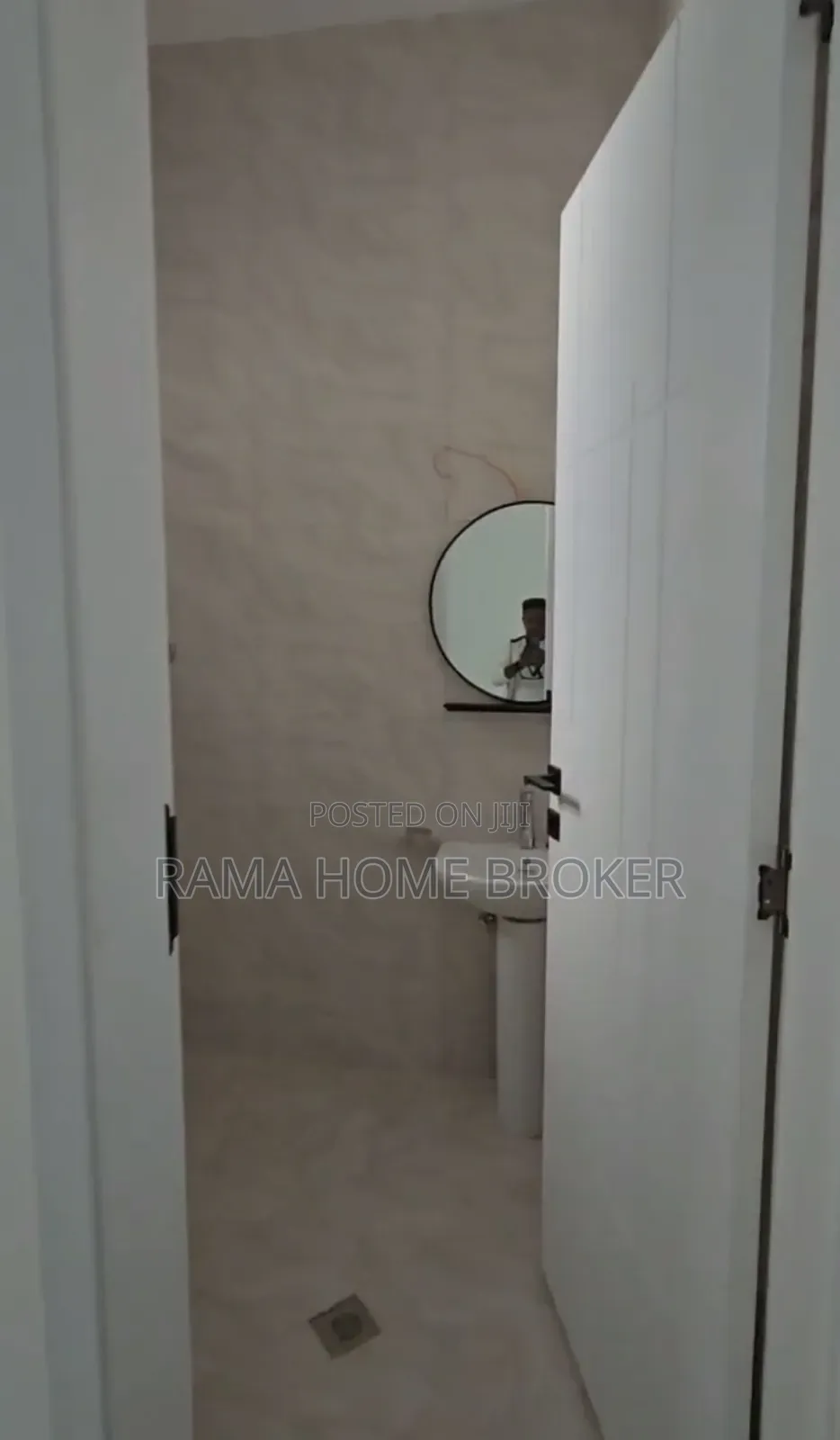 Furnished 3bdrm Villa in አያት ዞን አካባቢ, Yeka for sale