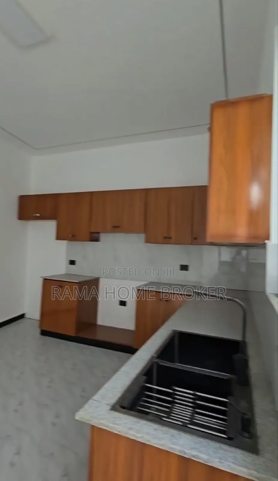 Furnished 3bdrm Villa in አያት ዞን አካባቢ, Yeka for sale