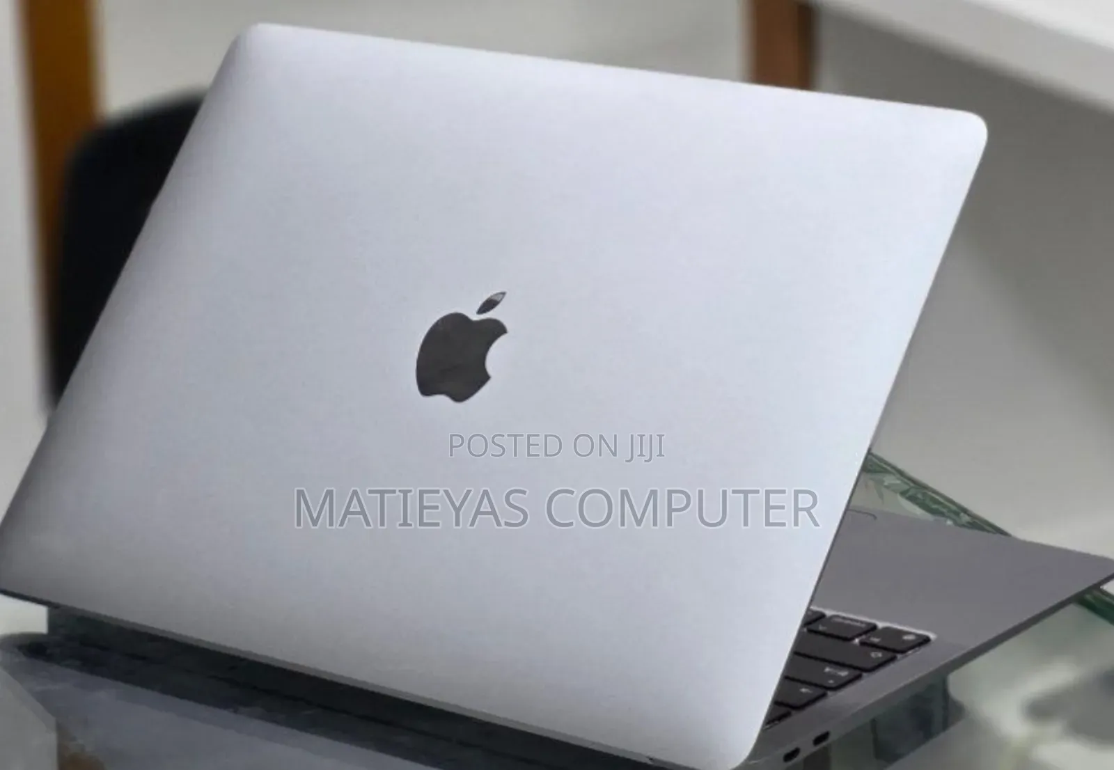 New Laptop Apple MacBook Air 2020 M1 8GB Apple M1 SSD 256GB
