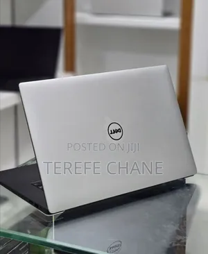 New Laptop Dell Precision 5520 16GB Intel Core i7 SSD 512GB