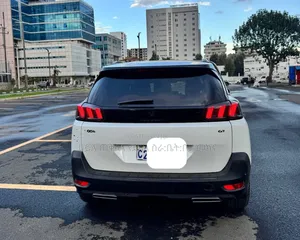 Peugeot 5008 2022 Off white
