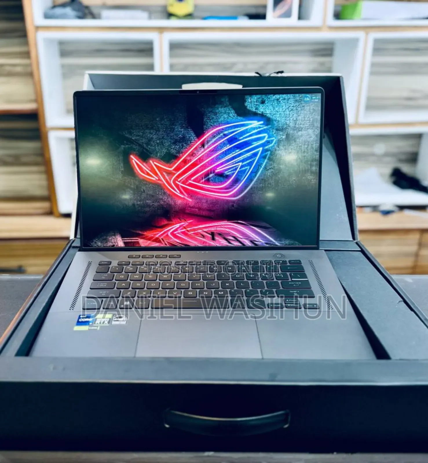 New Laptop Asus ROG Zephyrus G16 32GB Intel Core i9 SSD 1T
