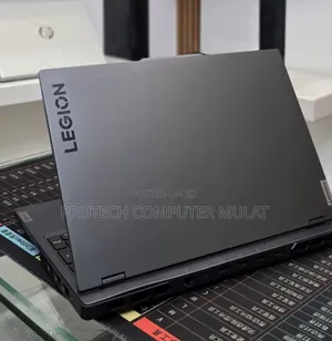 New Laptop Lenovo Legion Pro 7 48GB Intel Core i9 SSD 1T