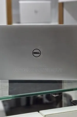 New Laptop Dell Precision 5520 16GB Intel Core i7 SSD 512GB