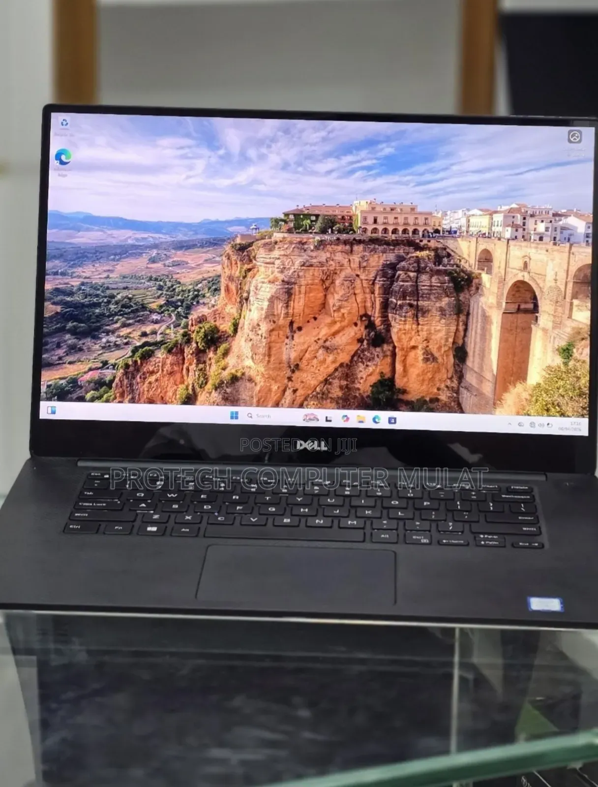 New Laptop Dell Precision 5520 16GB Intel Core i7 SSD 512GB