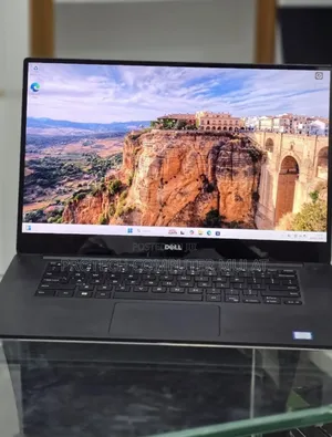 New Laptop Dell Precision 5520 16GB Intel Core i7 SSD 512GB