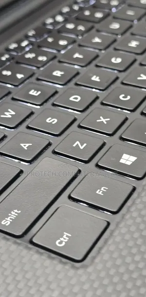 New Laptop Dell Precision 5520 16GB Intel Core i7 SSD 512GB