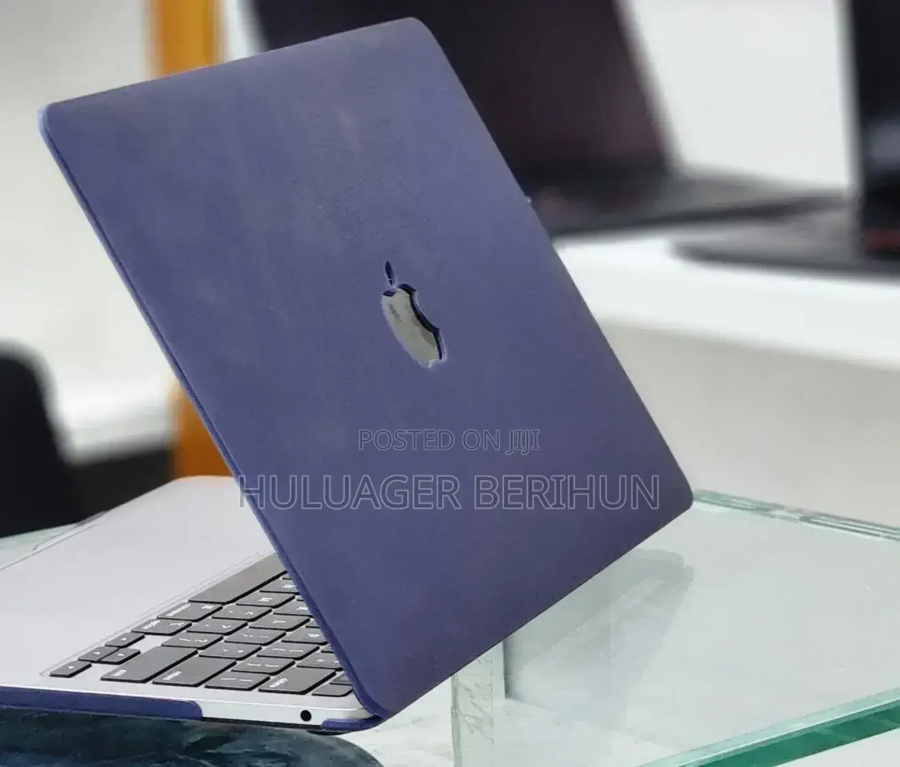 New Laptop Apple MacBook Pro M1 8GB Apple M1 Pro SSD 512GB