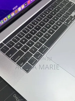 New Laptop Apple MacBook Pro 2019 32GB Intel Core i9 SSD 512GB