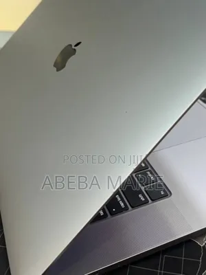New Laptop Apple MacBook Pro 2019 32GB Intel Core i9 SSD 512GB