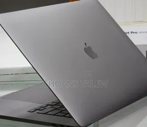 New Laptop Apple MacBook Pro 2019 32GB Intel Core i9 SSD 512GB