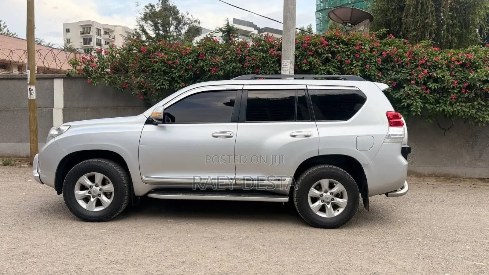 Toyota Land Cruiser 2013 Silver